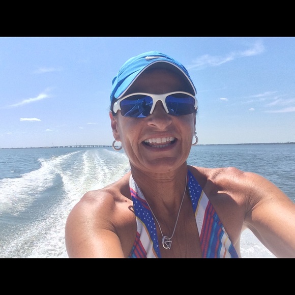 Meet your Posher, Jo - Picture 2 of 2